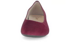 Gabor 71.421.15 - Burgundy slip-on shoe with a low block heel on a white background front view