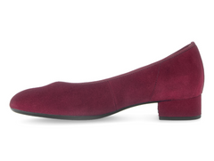 Gabor 71.421.15 - Burgundy slip-on shoe with a low block heel on a white background inner view