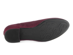 Gabor 71.421.15 - Burgundy slip-on shoe with a low block heel on a white background sole view