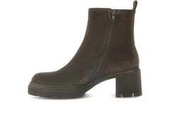 Gabor 71.874.18 - Brown suede boot with a  medium block heel on a white background inner view