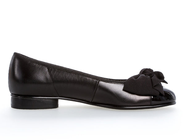 Gabor 05.106.37 in Black Outer view